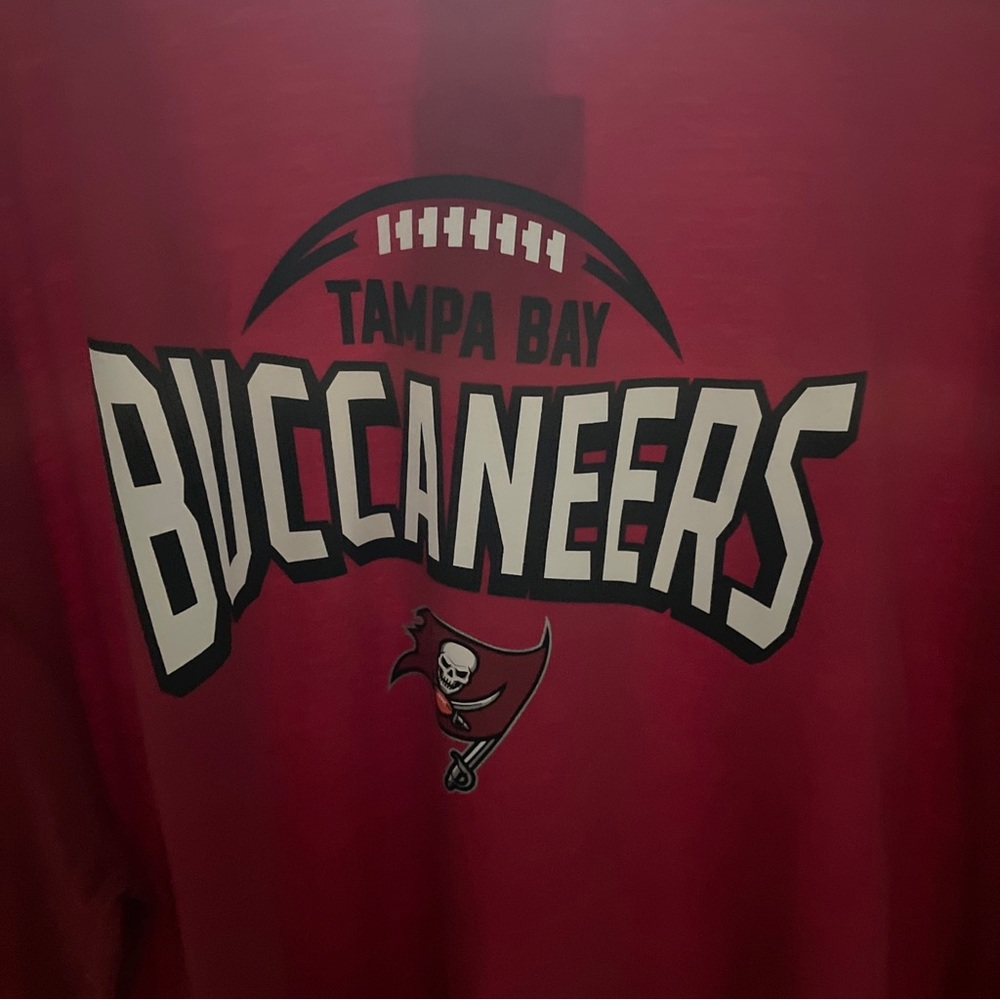 Red NFL Tampa Bay Buccaneers Long sleeve shirt size xxl